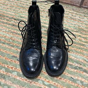 Vince Cabria Combat Boots Crocidile Embossed Leather